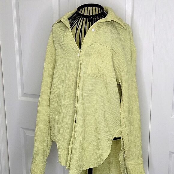 FORE Spring Green Puckered Blouse Size Small - Picture 9 of 9